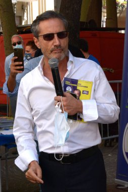 İtalya: İtalyan siyasetçi Stefano Caldoro bir halk toplantısında Salerno 'da konuştu. 26 Ağustos 2020.
