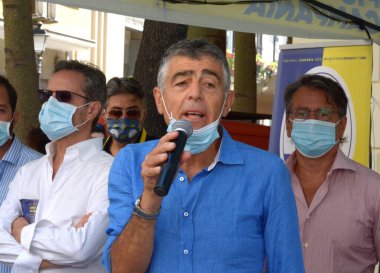 İtalya: İtalyan siyasetçi Giuseppe Zitarosa, 26 Ağustos 2020 'de Salerno' da bir halk toplantısında görüştü..