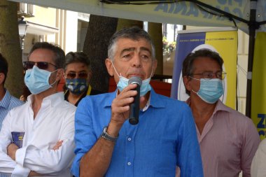 İtalya: İtalyan siyasetçi Giuseppe Zitarosa, 26 Ağustos 2020 'de Salerno' da bir halk toplantısında görüştü..