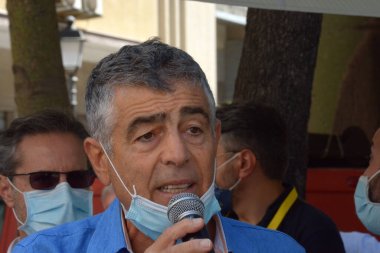 İtalya: İtalyan siyasetçi Giuseppe Zitarosa, 26 Ağustos 2020 'de Salerno' da bir halk toplantısında görüştü..