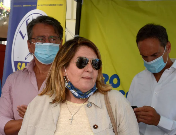 İtalya: İtalyan siyasetçi Lucia Vuolo bir halk toplantısında Salerno 'da konuşuyor. 26 Ağustos 2020.