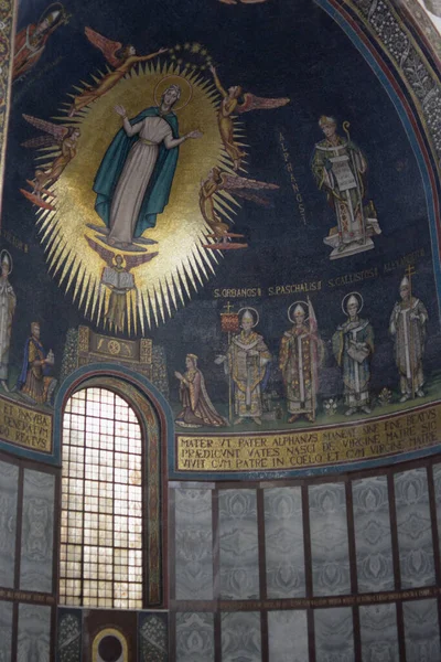 İtalya: Salerno Katedrali 'nin iç görünümü, 4 Eylül 2020.