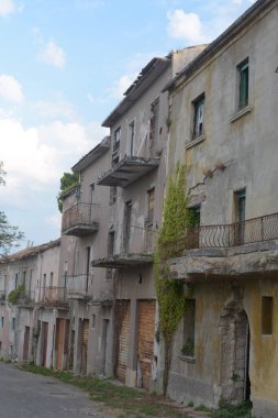 İtalya: Romagnano Al Monte, Güney İtalya 'da Terk Edilmiş Şehir, 10 Eylül 2020.