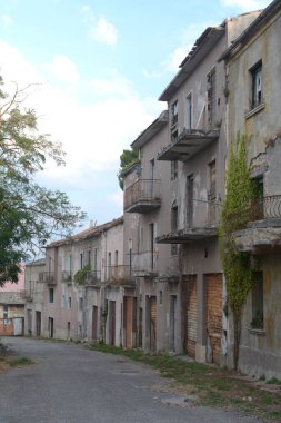 İtalya: Romagnano Al Monte, Güney İtalya 'da Terk Edilmiş Şehir, 10 Eylül 2020.