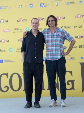 GIFFONI VALLE PIANA - 24 Temmuz 2025: Gregorio Sassoli ve Alejandro Cifuentes, Giffoni Film Festivali 2025 - 24 Temmuz 2025 tarihinde Giffoni Valle Piana, İtalya 'da.