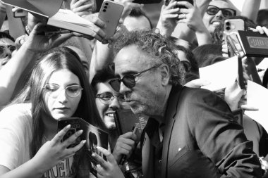 GIFFONI VALLE PIANA - 25 Temmuz 2025: Tim Burton Giffoni Film Festivali 2025 - 25 Temmuz 2025 tarihinde Giffoni Valle Piana, İtalya.