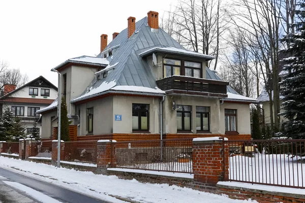 Zakopane Poland March 2018 Brick Building Steep Sheet Metal Roof — Stock Photo, Image