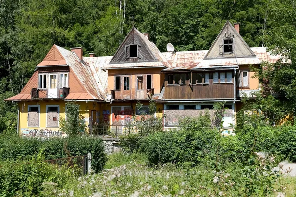 Zakopane Polonia Agosto 2017 Casa Trascurata Abbandonata Questa Casa Gravemente — Foto Stock