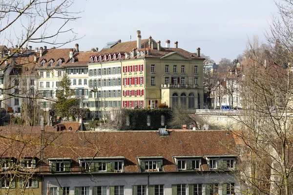 Bern Schweiz Februar 2018 Alte Stadthäuser Mit Vielen Fenstern Und — Stockfoto