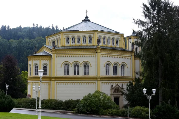 Marianske Lazne Tsjechië September 2017 Rooms Katholieke Veronderstelling Kerk Door — Stockfoto