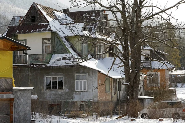 Zakopane Polen Maart 2018 Houten Huis Van Familie Gedeeltelijk Gepleisterd — Stockfoto