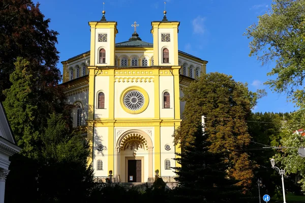 Marianske Lazne Tsjechië September 2017 Rooms Katholieke Veronderstelling Kerk Door — Stockfoto