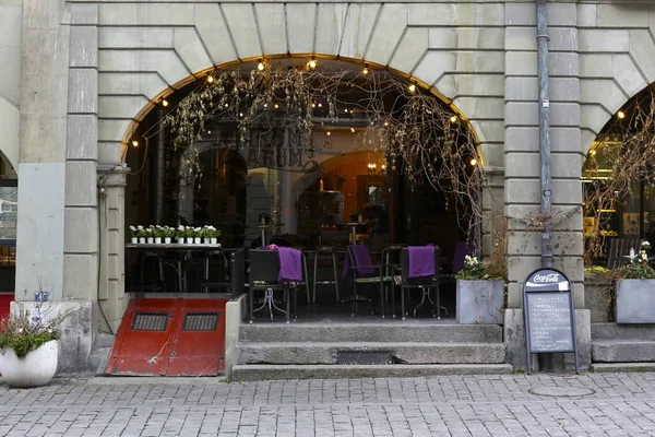 Bern Switzerland February 2018 Restaurants Shops Arcaded Pavements Inclined Entrance — Stock Photo, Image