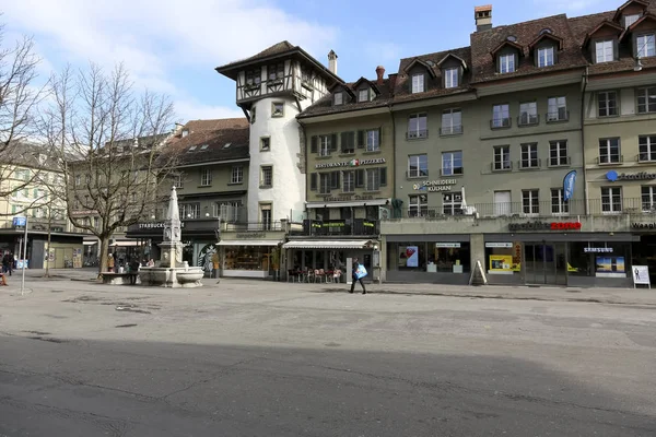 Bern Švýcarsko Února 2018 Bílá Věž Vyšší Než Jiné Sousední — Stock fotografie
