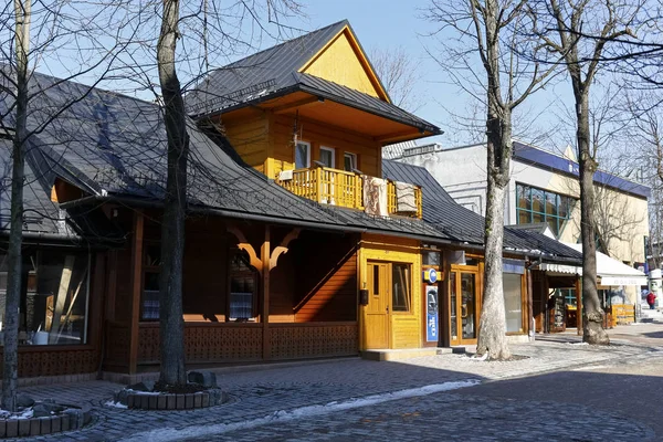 Zakopane Polônia Março 2018 Edifício Residencial Com Instalações Visíveis Piso — Fotografia de Stock