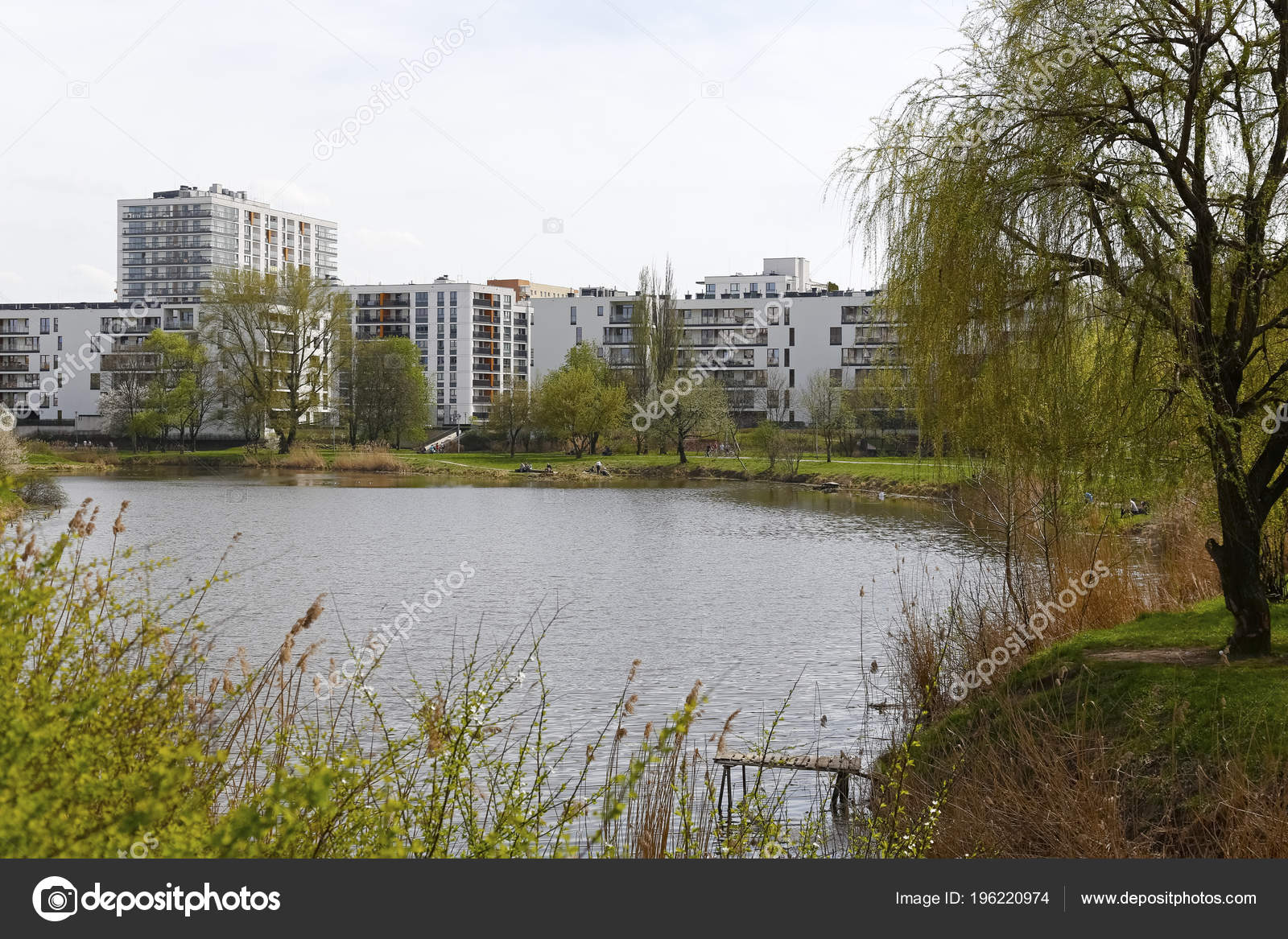 Warsaw Poland April 2018 Immediate Vicinity Green Areas Lake Modern – Editorial Photo © marek_usz #196220974