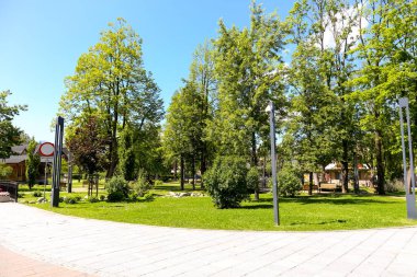 Zakopane, Polonya - 08 Ağustos 2017: Genel park şehrin orta kesiminde yer alır ve turist ve yerleşik doğa ile doğrudan temas sağlar. 