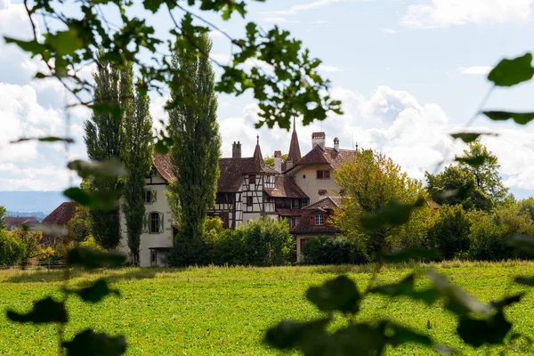 Bern Zwitserland September 2017 Het Oude Kasteel Wordt Gezien Achter — Stockfoto