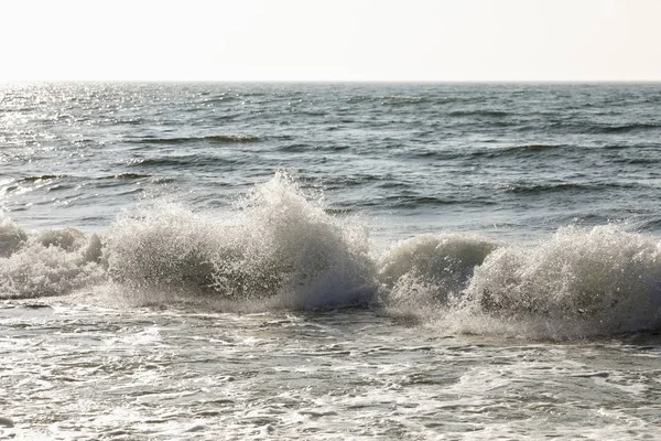 Baltic Sea Fala Dociera Brzegu Polsce Kołobrzegu — Zdjęcie stockowe