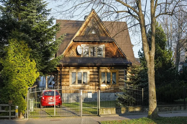 Zakopane Polonia Noviembre 2018 Villa Construida Con Troncos Madera Está —  Fotos de Stock