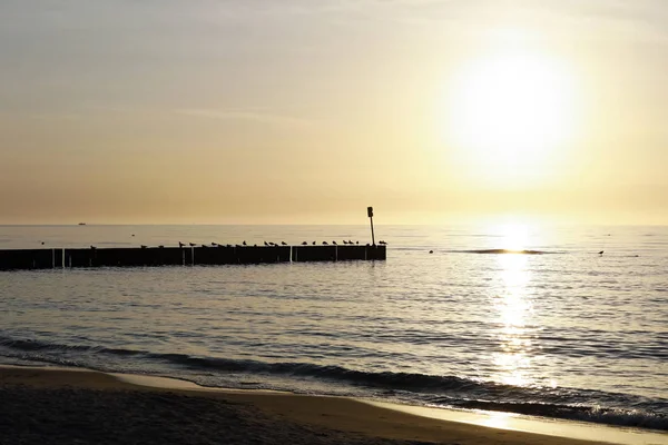 Costa durante il tramonto sul Mar Baltico — Foto Stock