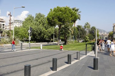 Yaya geçidinde boş.