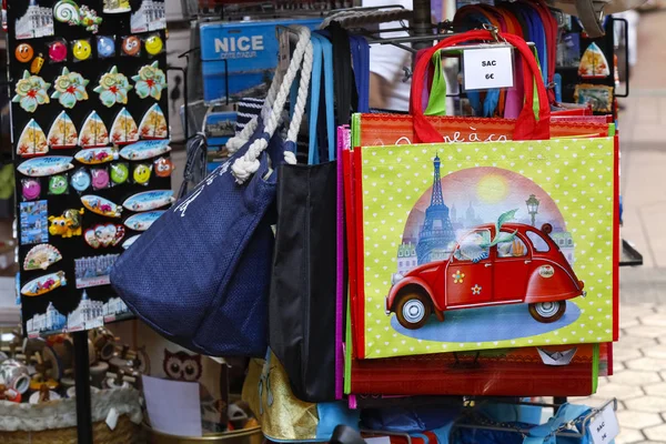 Sacos de compras e muitos outros itens pequenos — Fotografia de Stock