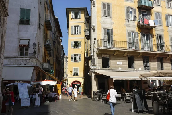 A casa de arrendamento estreito em Nice — Fotografia de Stock