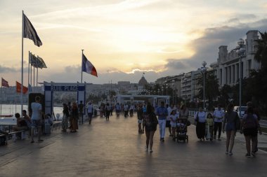 Güneş Akdeniz kıyısında batıyor