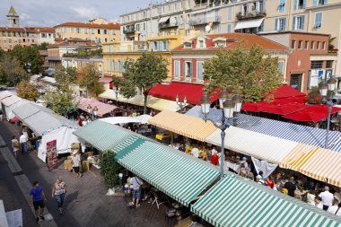 A Cours Saleya ünlü Nice pazar