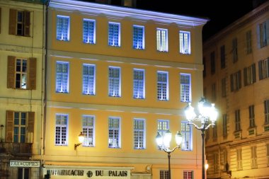 Nice'de evin gece aydınlatması