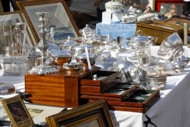 Gümüş ve diğer retro öğeler