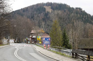 Zakopane'de dolambaçlı bir sokak
