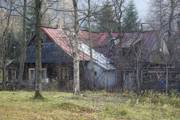 There is an old dwelling house — Stock Photo, Image