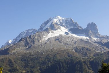 Fransız Alpleri'nin büyük kayalık dağı