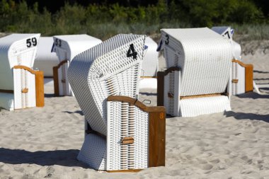 çatılı hasır sandalye 