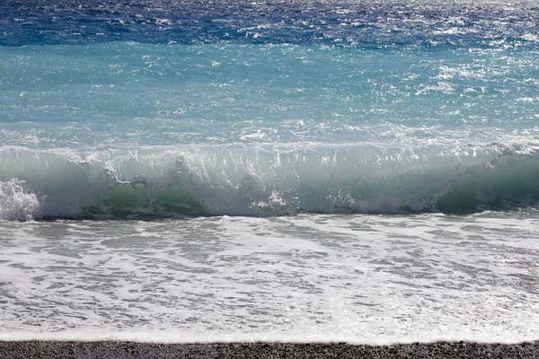 Морская волна Средиземного моря — стоковое фото