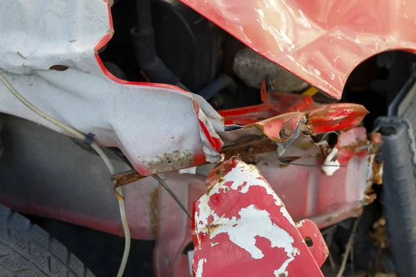 Piezas de chapa metálica son las partes de la carrocería del coche —  Fotos de Stock