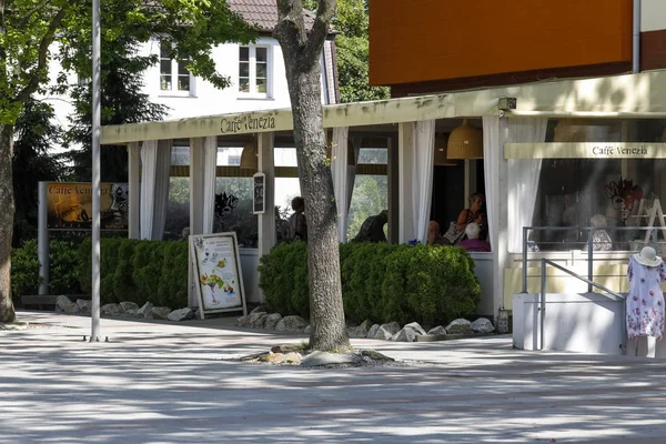 Outdoor view of the cafe in Kolobrzeg — Stock Photo, Image