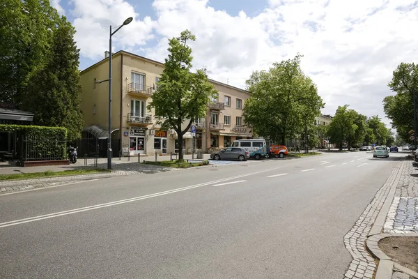 Er is een beetje verkeer op deze straat — Stockfoto