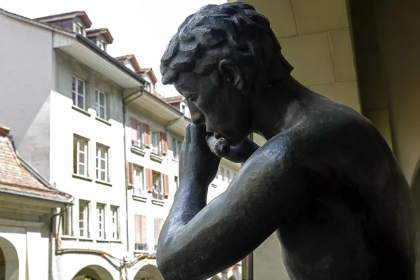 Bir müzisyen figürü