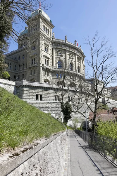 壮大な建物がある — ストック写真