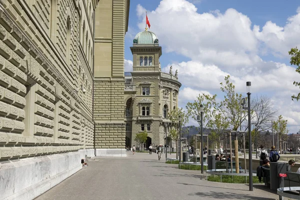 Denna byggnad är det federala palatset i Bern — Stockfoto