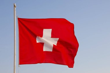 direğin üst kısmında İsviçre bayrağı