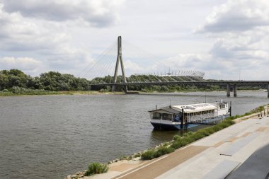 Wisla Nehri üzerindeki köprü