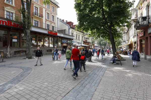 Promenade and shopping zone — Stock Photo, Image