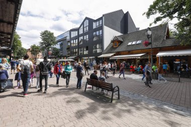 Modern ve geleneksel mimari