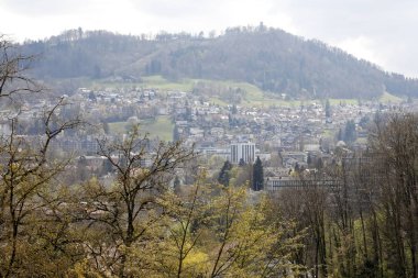Bern'de bir tepe var.