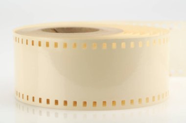 35 mm ışığa duyarlı film bandı monte etmek için özel bir bant..