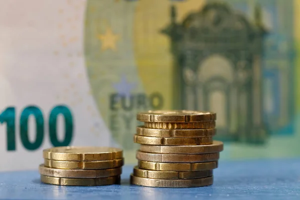 金属硬币和钞票 欧元区的货币自2002年以来一直在流通 — 图库照片